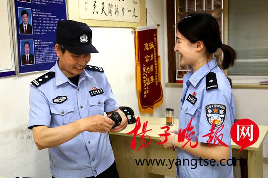 肺部被刺穿仍勇斗凶徒 老民警荣立一等功