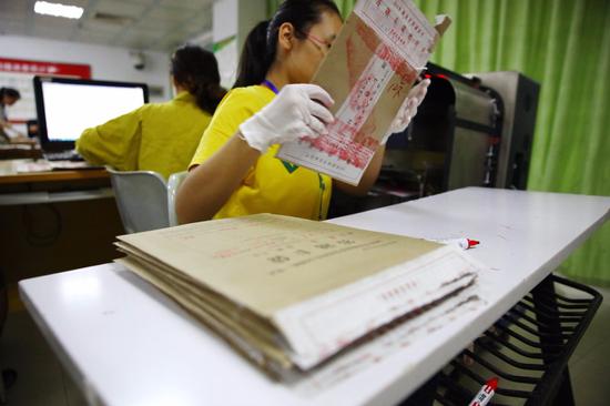 探秘高考评卷场 武警24小时值守评卷现场入口