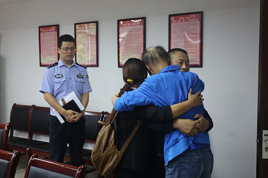 男童走失16年后被找到:就在离家不远的福利院