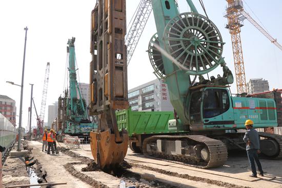南京地铁7号线建设有新进展 东青石站深基坑开挖