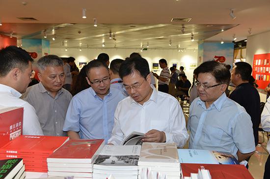 献礼新中国成立70周年 江苏集中发布38种主题精品图书