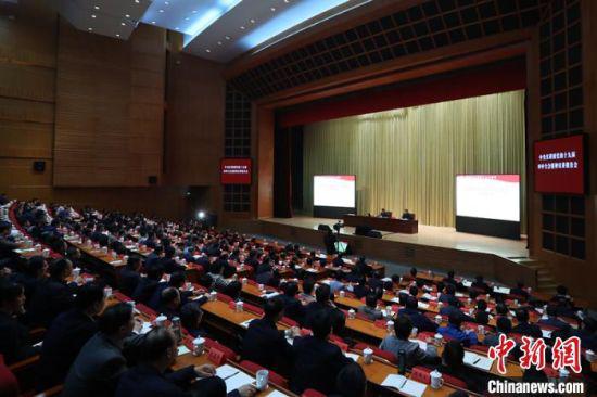 中央宣讲团党的十九届四中全会精神宣讲报告会在南京举行。 泱波 摄