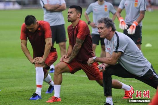 从“差强人意”到近十年最差 国足的2019有点惨……