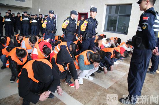 可怕！网恋“女友”背后竟是76人传销式网络诈骗团伙