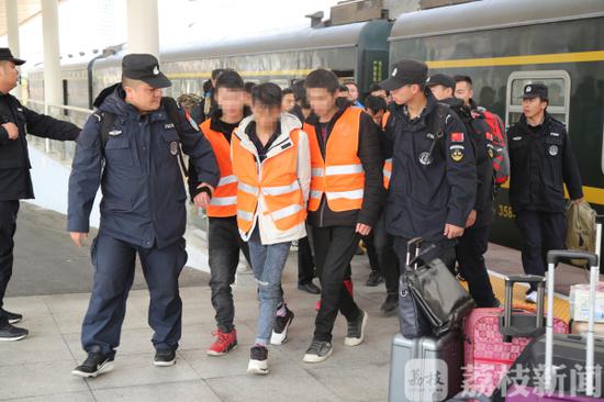 可怕！网恋“女友”背后竟是76人传销式网络诈骗团伙