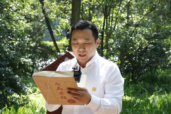 省青联常委、市青联副主席戴福书诵读雨花英烈家书