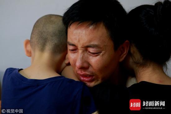 小姐弟不幸同患癌 姐姐给弟弟发"命令":你不准死