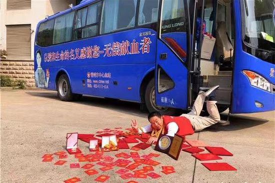 终身荣誉的“ 炫富摔”
