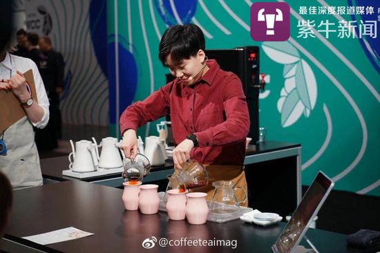 比赛中的杜嘉宁