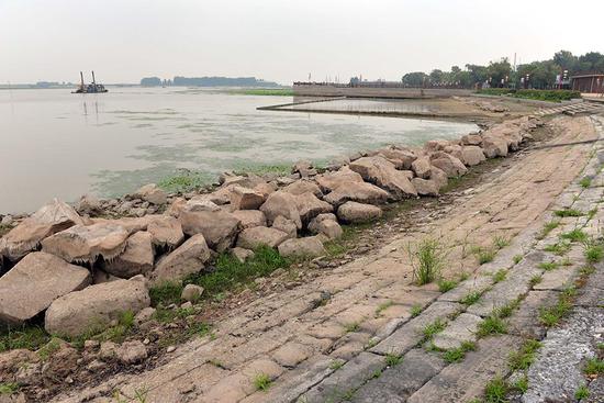 江苏淮河流域60年一遇干旱:洪泽湖水面缩小近一半