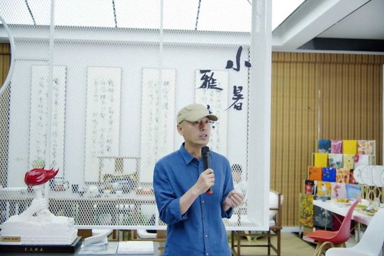 著名诗人、作家黄梵老师发言