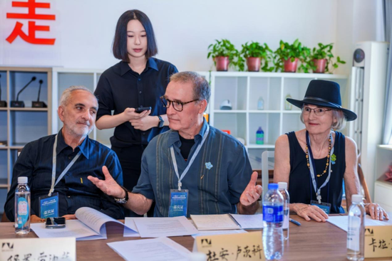 美国马里兰艺术学院讲师Duane Lutsko（杜安·卢茨科）发言