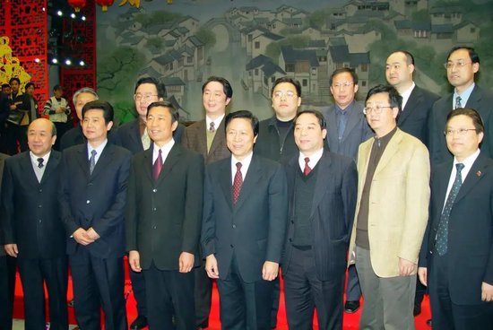 江苏省领导接见贺超兵等企业收藏家
