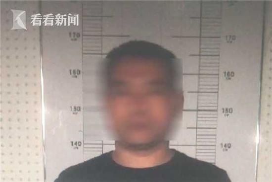 经审查,徐某,黑龙江人,曾有诈骗前科,2017年刚刚刑满释放。
