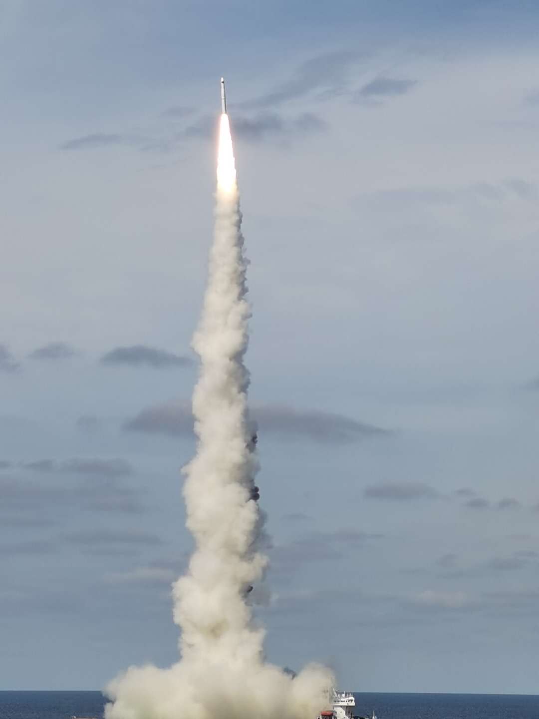 9月15日,长征十一号运载火箭在黄海海域,“一箭九星”发射成功