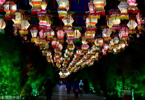 元宵节逛花灯 明天晚上哪里的灯会最令人心动？