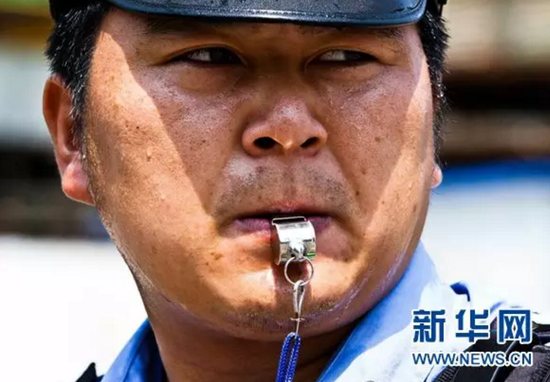 头顶骄阳