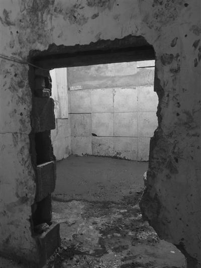 团伙宜兴挖盗洞偷紫砂泥 躲抓捕险些缺氧送命