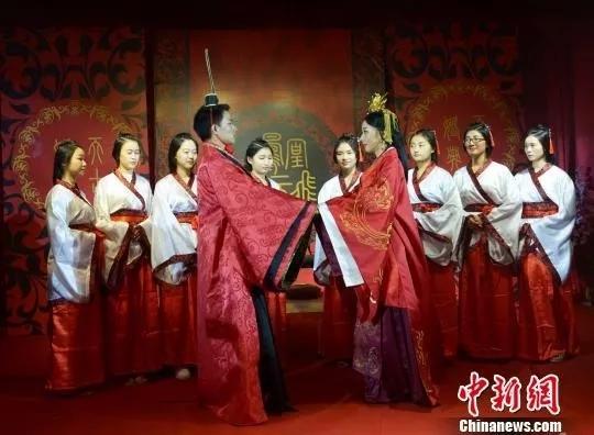 娶媳妇要花多少彩礼？这个地方竟然不用给钱