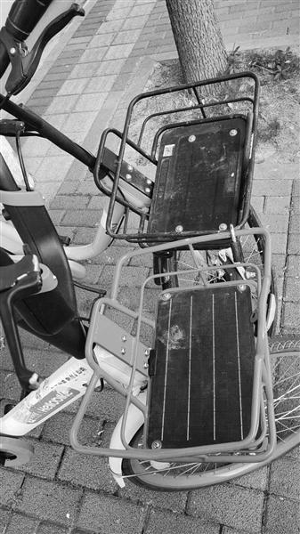 南京街头的共享单车数量减少 破损还越来越严重