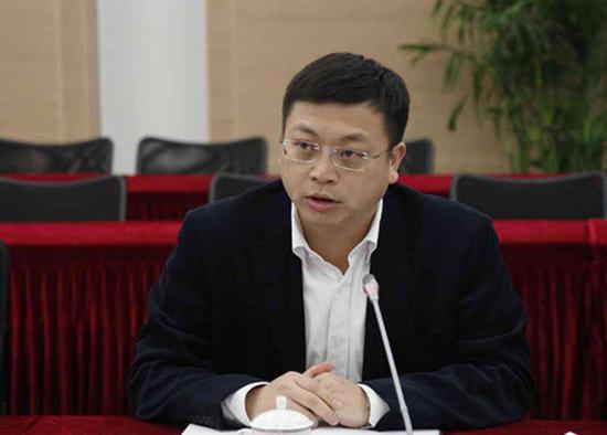 “70后”曹路宝履新代市长满月：“第一拳”击向污染