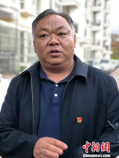 80后白发书记：基层干部不怕累 就怕不被理解