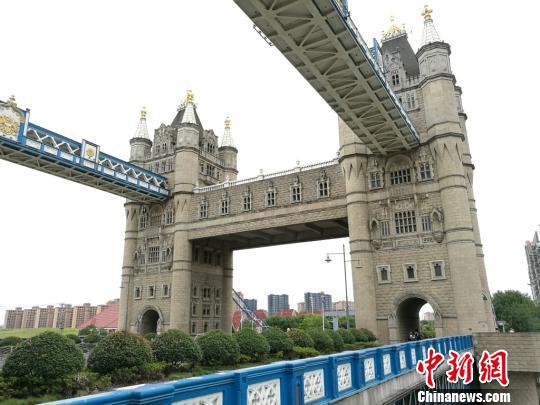 改造前,塔影桥酷似英国伦敦的塔桥。钟升摄中新网资料图