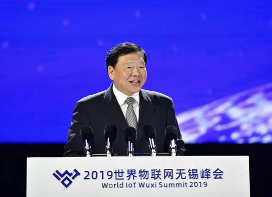 9月7日,江苏无锡,江苏省委书记娄勤俭在2019世界物联网无锡峰会作主旨讲话。 新华日报 图
