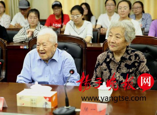 盐城九旬离休老师捐100万元助力贫困学子