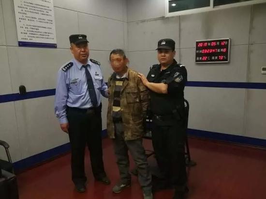 潜逃1年后被抓。来源:警方供图