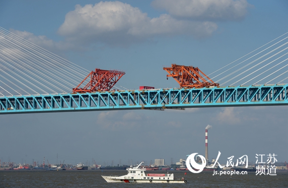 沪通长江大桥成功合龙 将于2020年下半年通车