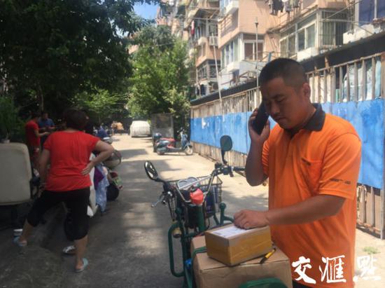 本科生当“快递小哥”是浪费人才？来听听他们的独白