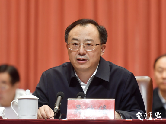 省委副书记、省长吴政隆主持会议并讲话。交汇点记者 肖勇 摄