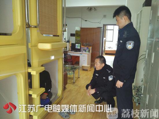 130平米民宅摆了20张床经营胶囊旅店