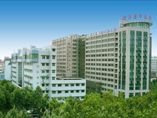 医生违规操作致5人感染艾滋获刑2年半 含2名孕妇