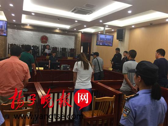 江苏首例！法庭上追打律师 五被告扰乱法庭秩序获刑