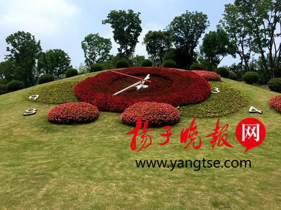 扬州景观地钟“数字不全” 官方回应质疑系“误会”