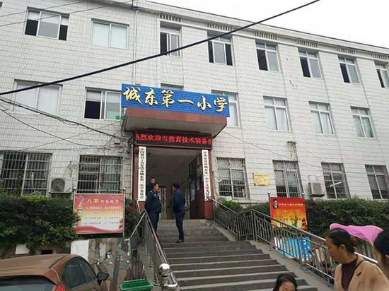 黄某就读的乐清城东第一小学。温州都市报 图