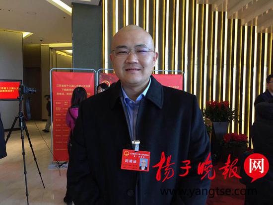 省人大代表、省苏盐连锁有限公司南京分公司党委委员、副总经理颜之博