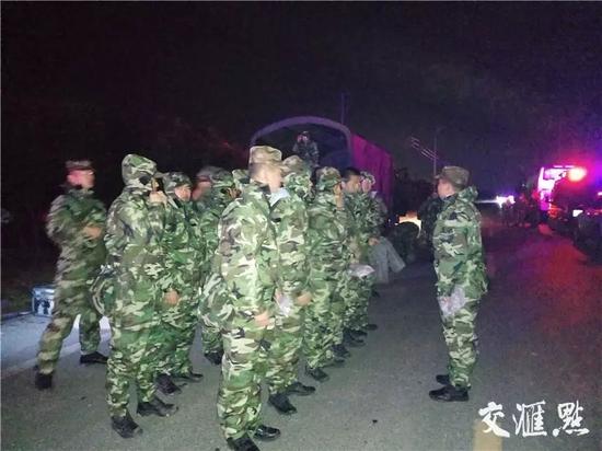 点击此处添加图片说明文字