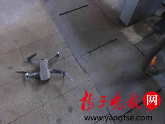 这个事故十分罕见,民警立即赶到现场进行处置。