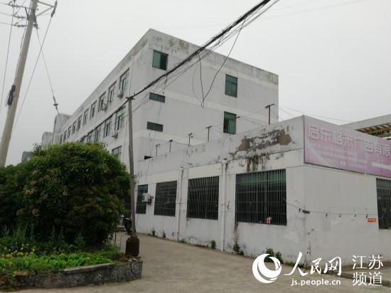 被用于群租的闲置厂房。记者王继亮摄