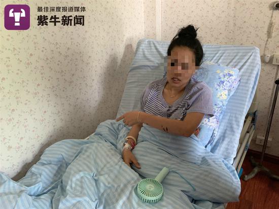 地接导游都哒(音)沉浸在丧夫之痛中