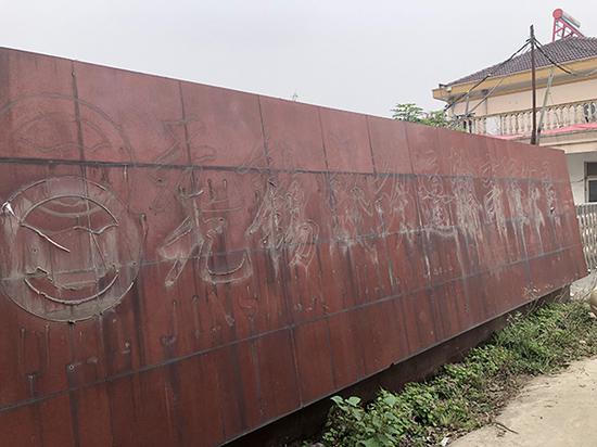 无锡上跨桥侧翻事故调查：致命货车超载四倍的“生意”