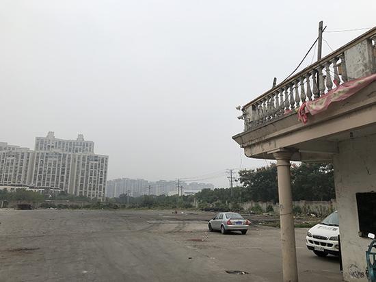 无锡上跨桥侧翻事故调查：致命货车超载四倍的“生意”