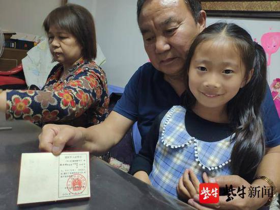 惊险一幕！苏州7旬老兵20秒内救起落水儿童