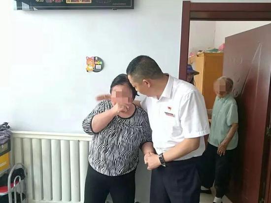 怒斥欠薪企业的信访局局长再发声：要为农民工撑腰