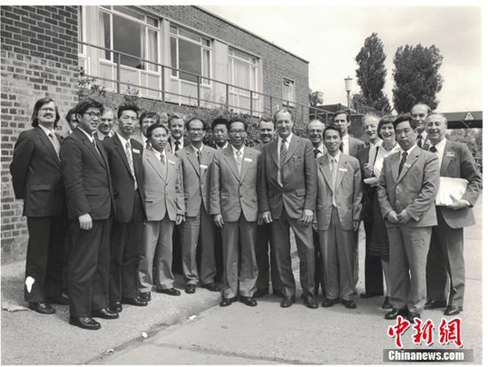 1981年刘永坦访问英国。哈工大供图