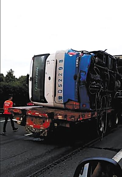 京港澳高速湖南段事故 两车相撞致18死14伤