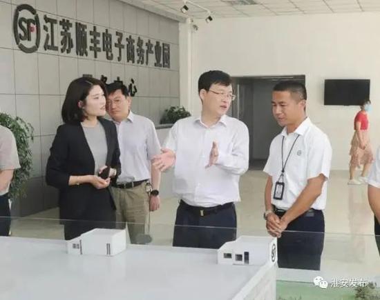 新冠肺炎|江苏“一把手”的一周:石榴已坐六月枝 撸起袖子加油干